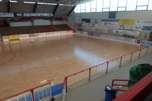 Breganze-new-sports-parquet-floor-skating-paint-2023-09.jpg Breganze-new-sports-parquet-floor-skating-paint-2023-09.jpg